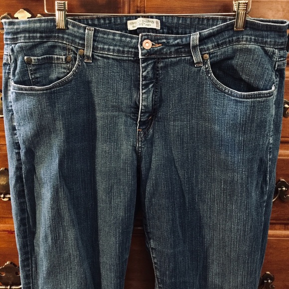 ▫️Levi’s Perfectly Shaping Boot Cut 512 Jeans - Picture 2 of 11